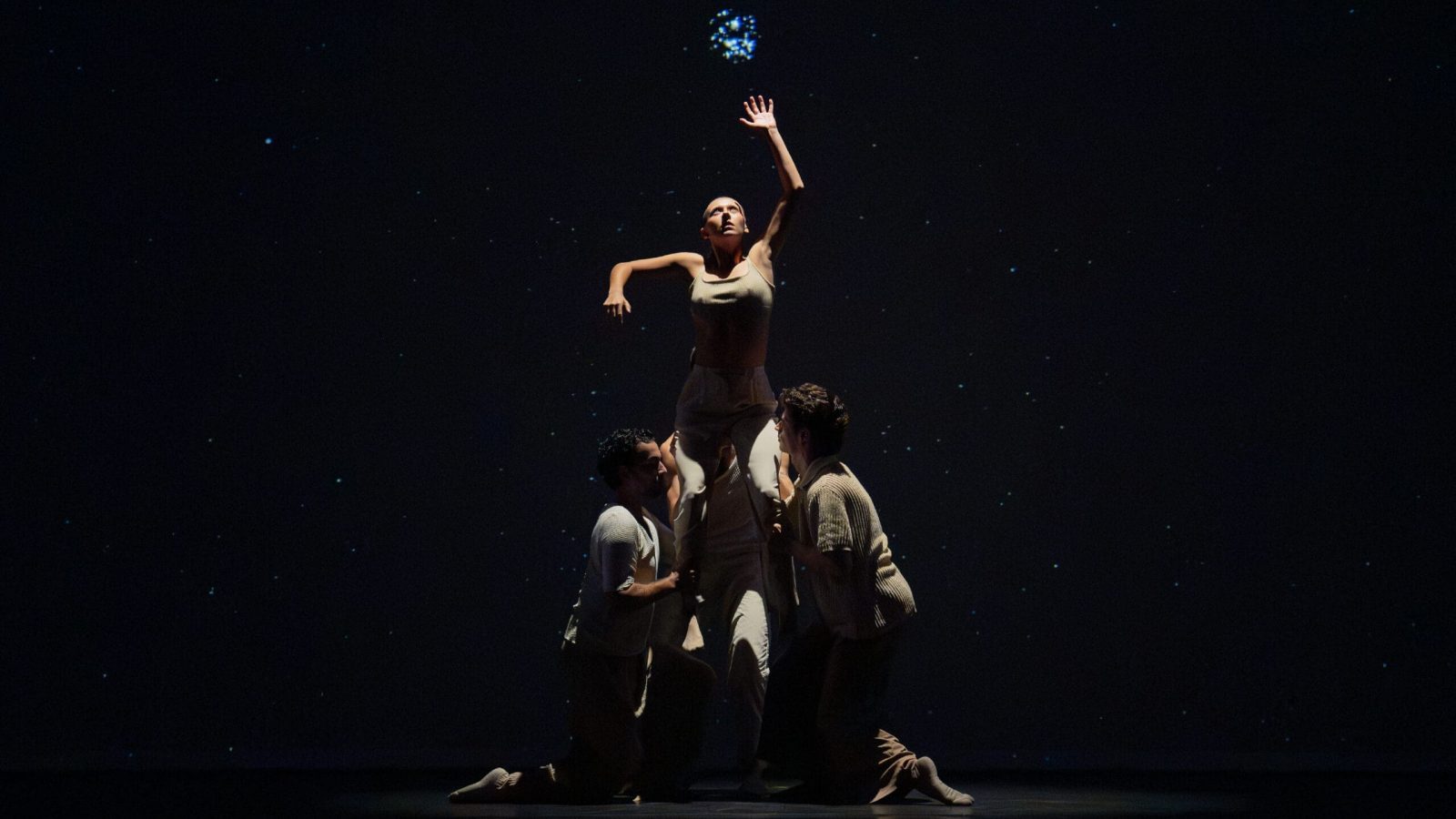 Photo by Hisae Aihara.